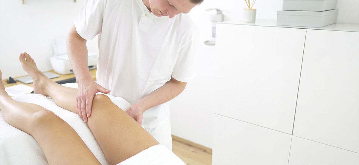 Manuelle Lymphdrainage am Bein – sanfte Entstauungstherapie zur Förderung des Lymphflusses
