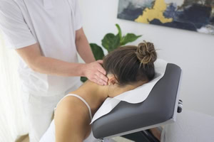 Nackenschmerzen & Nackenbeschwerden – Physiotherapie in Wien (2. Bezirk) Heilmassage Nackenschmerzen
